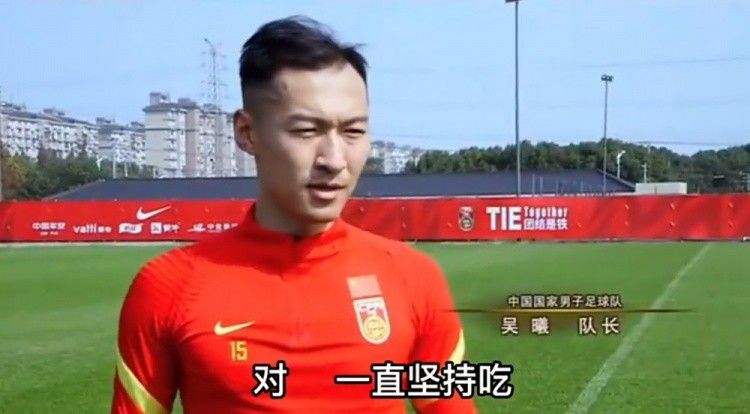 他揉捏她两乳不停呻吟在线播放